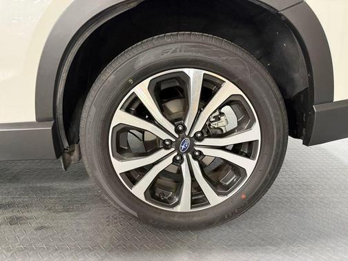 Crystal White Pearl 2021 Subaru Forester Limited