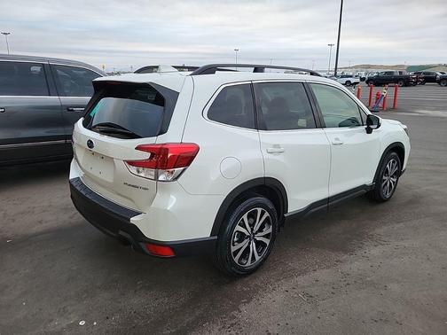 Crystal White Pearl 2021 Subaru Forester Limited
