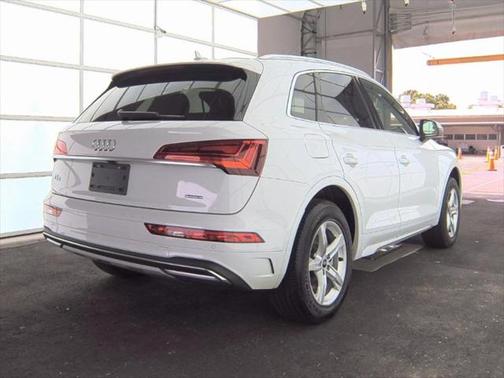 2022 Audi Q5 40 Premium