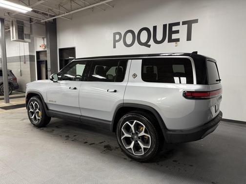 2024 Rivian R1S Adventure