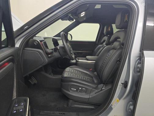 2024 Rivian R1S Adventure