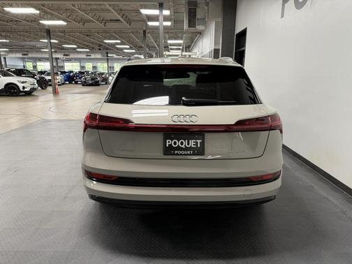 2022 Audi e-tron Premium