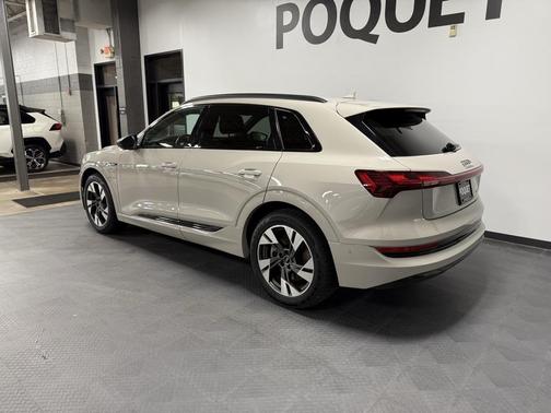 2022 Audi e-tron Premium