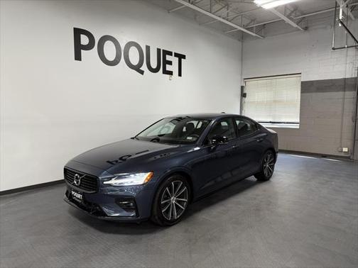 2022 Volvo S60 T5 Momentum