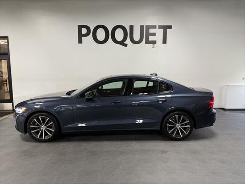 2022 Volvo S60 T5 Momentum