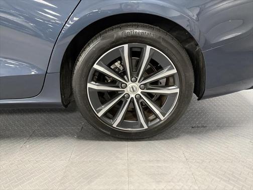 2022 Volvo S60 T5 Momentum