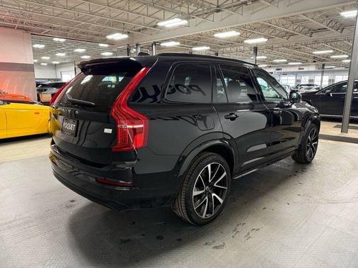 2023 Volvo XC90 Recharge Plug-In Hybrid T8 Plus Dark Theme 7 Passenger