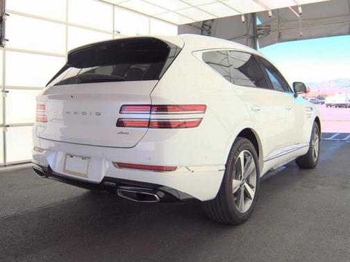 Uyuni White 2024 Genesis GV80 2.5T