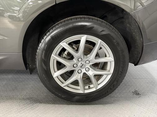 2021 Volvo XC60 T5 Momentum
