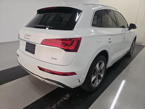 2023 Audi Q5 40 Premium Plus