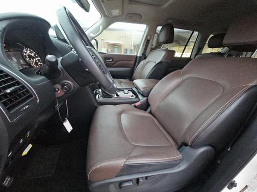 2024 INFINITI QX80 Premium Select