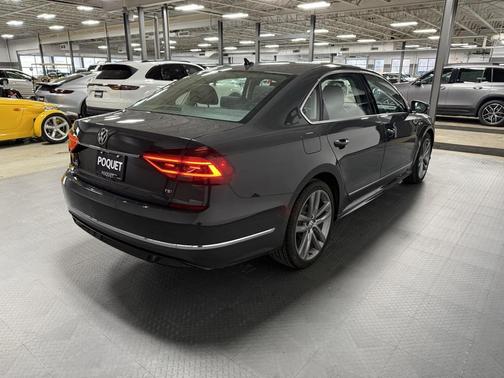 2017 Volkswagen Passat 1.8T R-Line w/Comfort