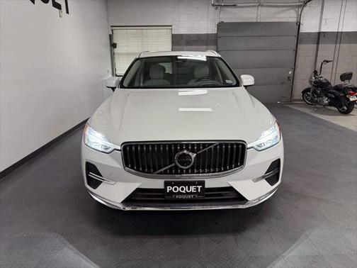 2022 Volvo XC60 B5 Inscription