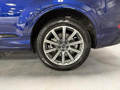 2023 Audi Q7 45 Premium Plus