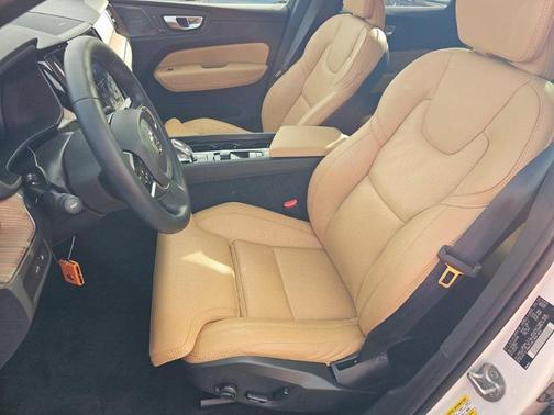 2024 Volvo XC60 Recharge Plug-In Hybrid Ultimate