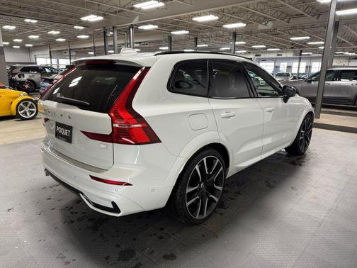 2024 Volvo XC60 Recharge Plug-In Hybrid Ultimate