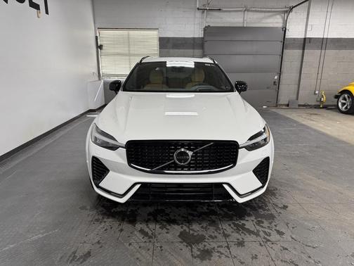 2024 Volvo XC60 Recharge Plug-In Hybrid Ultimate