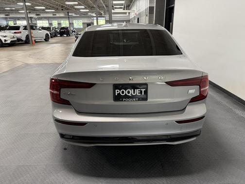 2023 Volvo S60 Recharge Plug-In Hybrid T8 Plus Dark Theme