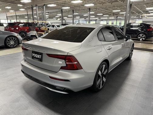 2023 Volvo S60 Recharge Plug-In Hybrid T8 Plus Dark Theme