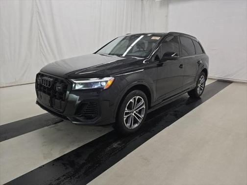 2025 Audi Q7 45 Premium Plus