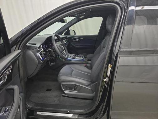 2025 Audi Q7 45 Premium Plus