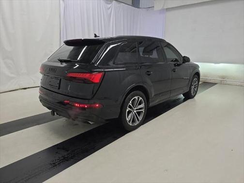 2025 Audi Q7 45 Premium Plus
