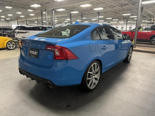 2016 Volvo S60 T6 R-Design Platinum