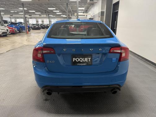 2016 Volvo S60 T6 R-Design Platinum