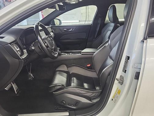 2019 Volvo S60 T6 R-Design