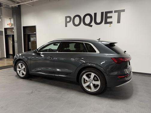 2019 Audi e-tron Premium Plus