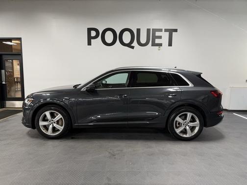 2019 Audi e-tron Premium Plus