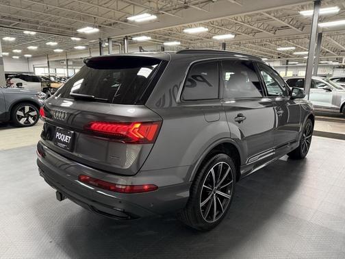 2023 Audi Q7 55 Premium Plus