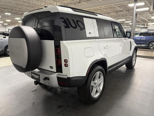 2022 Land Rover Defender SE