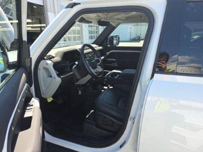 2022 Land Rover Defender SE