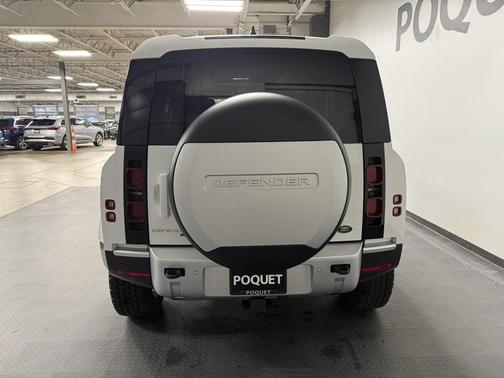 2022 Land Rover Defender SE