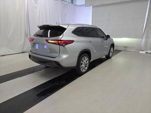 2022 Toyota Highlander Limited
