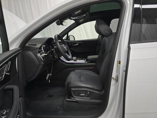 2025 Audi Q7 55 Prestige