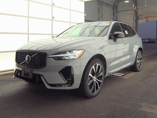 2025 Volvo XC60 B5 Plus