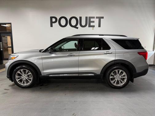 Iconic Silver Metallic 2024 Ford Explorer XLT