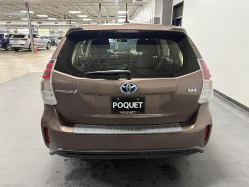 2016 Toyota Prius v Three