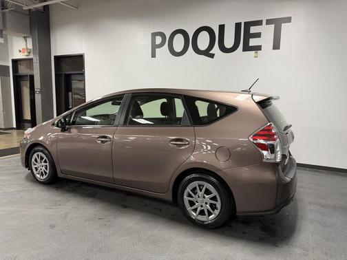2016 Toyota Prius v Three