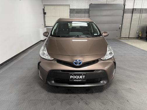 2016 Toyota Prius v Three