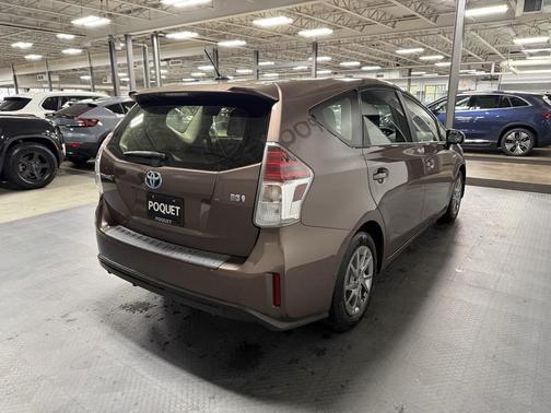 2016 Toyota Prius v Three