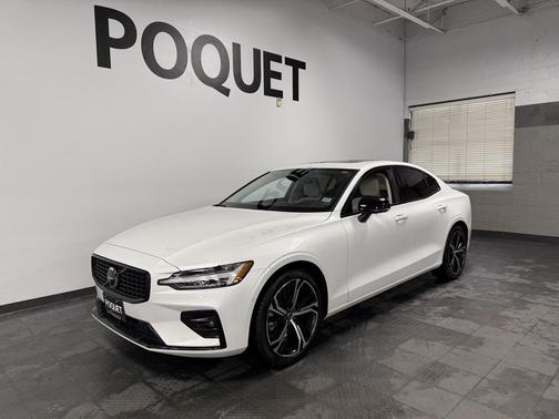 2024 Volvo S60 B5 Plus Dark Theme