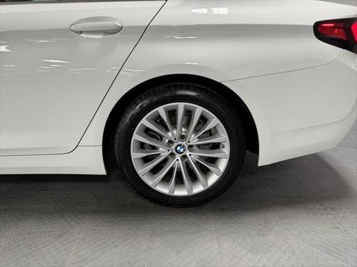2022 BMW 530 i xDrive