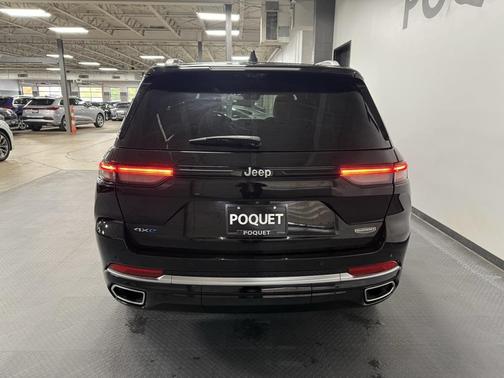 2022 Jeep Grand Cherokee Summit