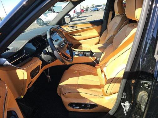 2022 Jeep Grand Cherokee Summit