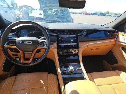 2022 Jeep Grand Cherokee Summit