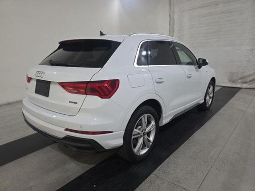 2022 Audi Q3 45 S line Premium Plus