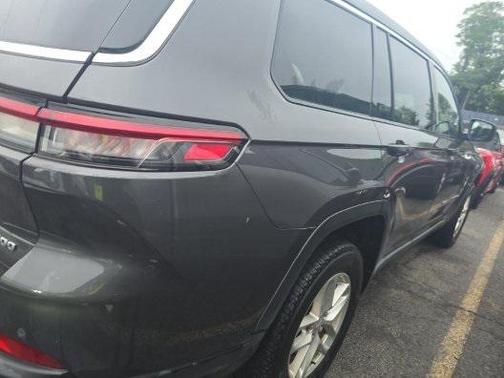 2022 Jeep Grand Cherokee L Laredo